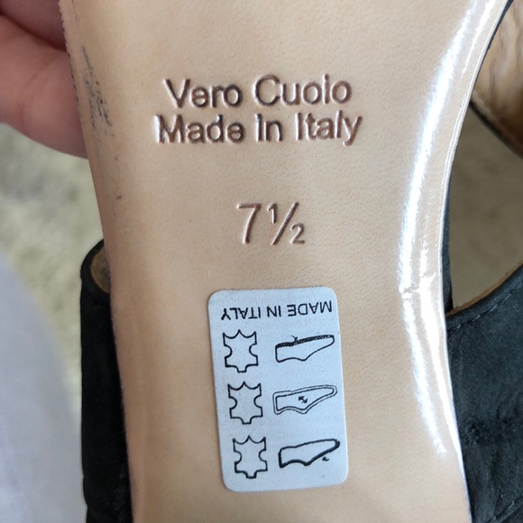 Italian suede ankle strapped heel - Picture 7 of 7